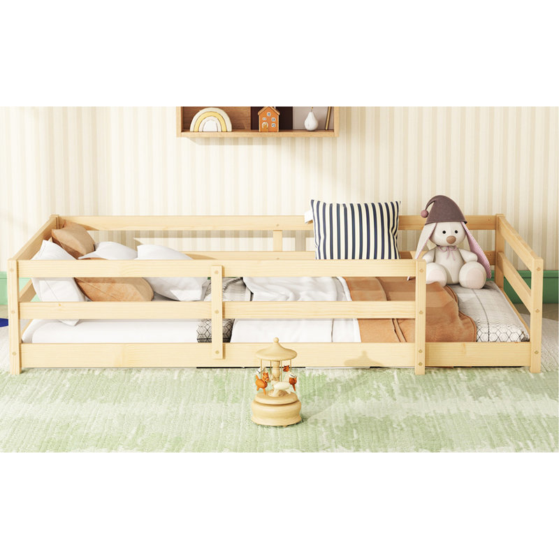 Lit simple au sol avec clôture de couleur naturelle, matériau en bois de pin, cadre, sans sommier, facile à construire, amusant