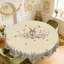 Nappe douce à carreaux avec lapin de Pâques - Couronne florale et housse en tissu imprimé d'œufs, nappe ronde / rectangulaire réutilisable pour les rassemblements de Pâques, repas de printemps | Nappe décorative à bordure festonnée avec motif papillon-210477772