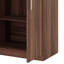 Armoire-penderie à deux portes en bois avec trois tablettes de rangement intégrées