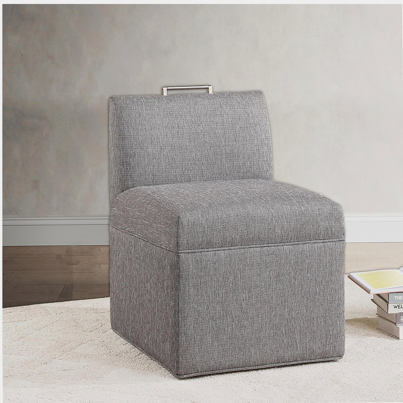 Chaise Della