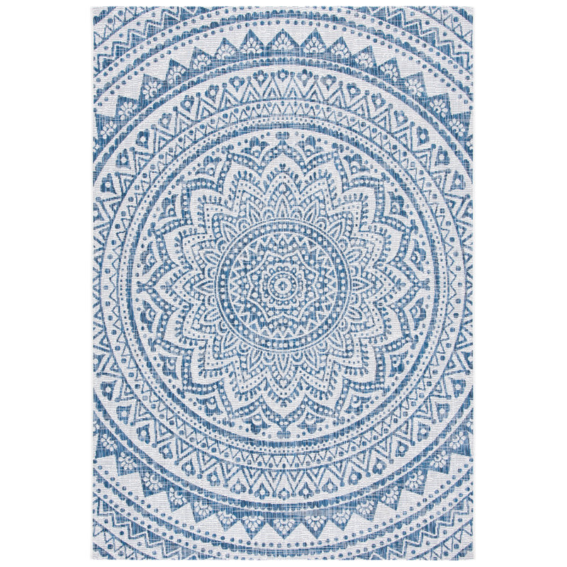 Tapis intérieur / extérieur ivoire / bleu marine Ellefson, Rectangle 4 pi x 5 pi 7 po