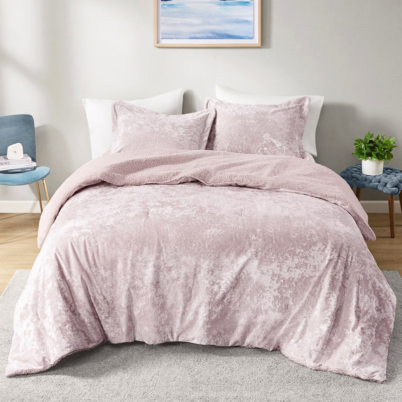 Literie de luxe - double / grand, velours mauve et édredon douillet