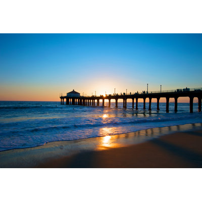 Sunset in Manhattan Beach by Ekash