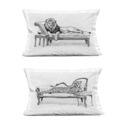 Ensemble de coussins décoratifs imprimés 2 pièces Lounging Beasts Wildlife, par Victoria Barnes, 14 x 7 x 20