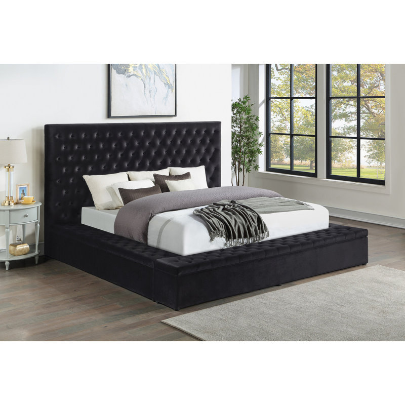 Capriola Bed, Queen, Black