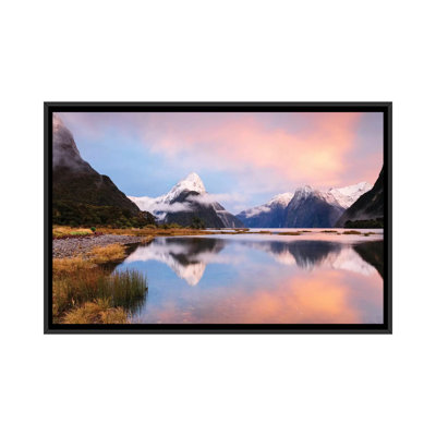 «Milford Sound & Mitre Peak at Sunrise, South Island, New Zealand», reproduction de photo sur toile tendue