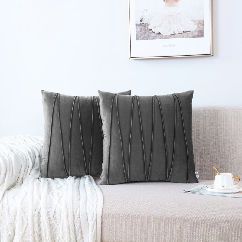 Housse de coussin plissée carrée en velours de polyester, H 18 po x l 18 po, Gris foncé