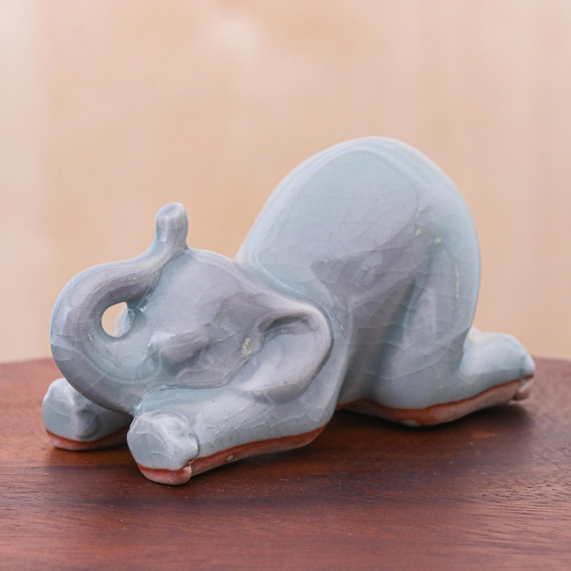 Figurine éléphant chiot