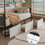 Cadre de lit simple moderne, blanc, avec 3 contenants de rangement à roulettes sous le lit, installation de chargement et rangée de DEL auxiliaire pour la conception de chambre à coucher blanche, compartiments, éclairage de station