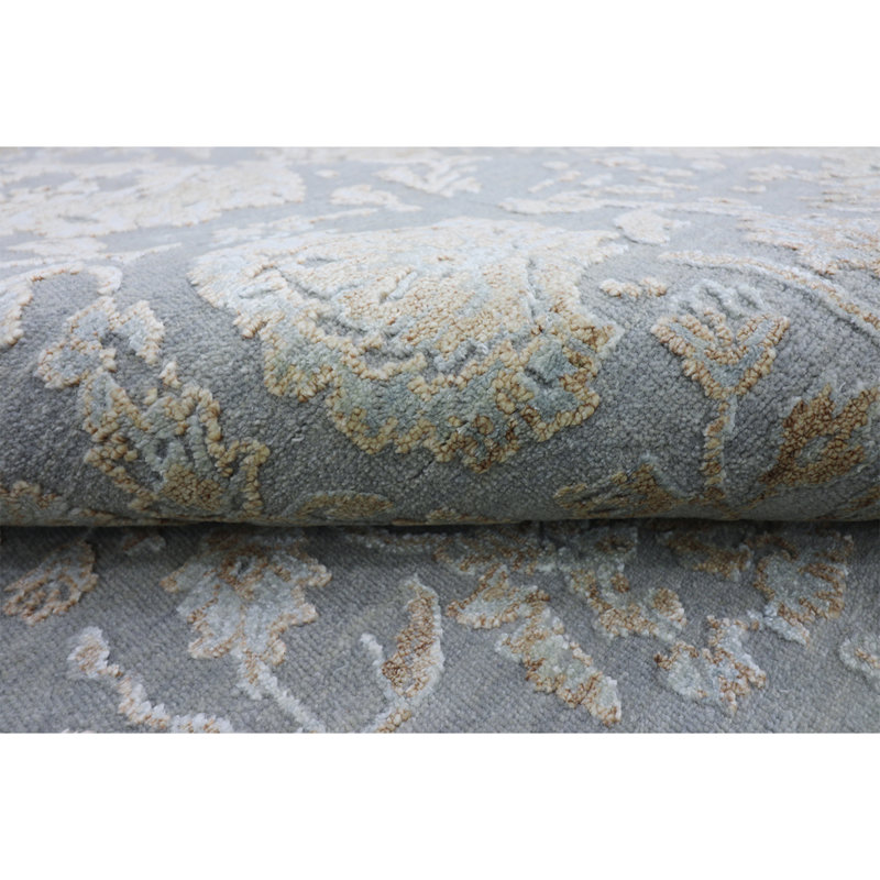 Hand Woven Wool Floral Area Rug, Rectangle 6' x 9'