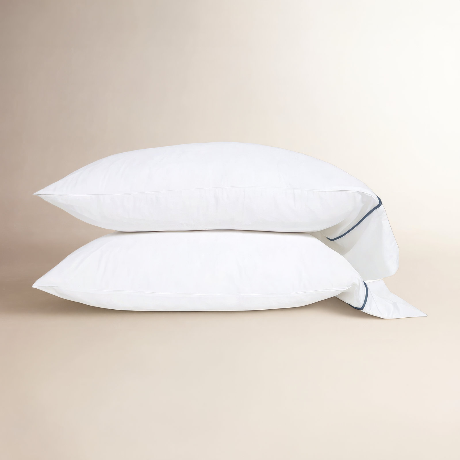 Sheena Pillowcase, White/Navy, King