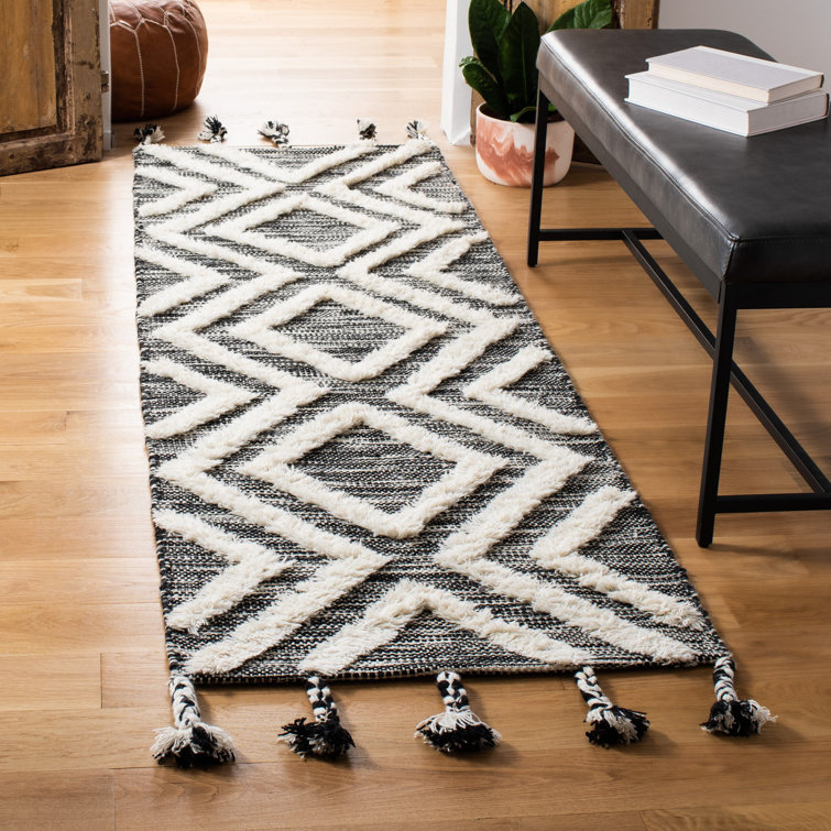 Alimatou Hand Tufted Wool Geometric Rug