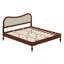 Structure de lit en bois avec tête de lit en rotin, lit plateforme de style bohème avec support à lattes de bois, rangement sous le lit-133388636-133388634