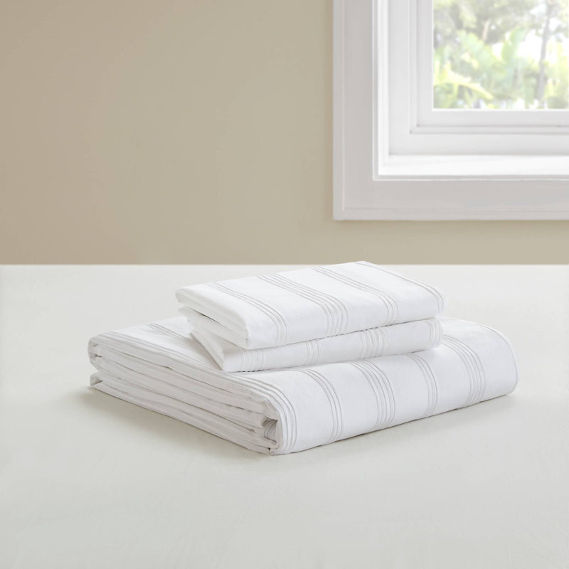 Ensemble de literie 3 pièces confortable en polyester durable à rayures modernes, idéal pour les chambres familiales