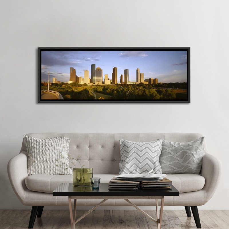 Gratte-ciel contre ciel nuageux, Houston, Texas, États-Unis par Panoramic Images - Giclée sur toile tendue, Cadre noir