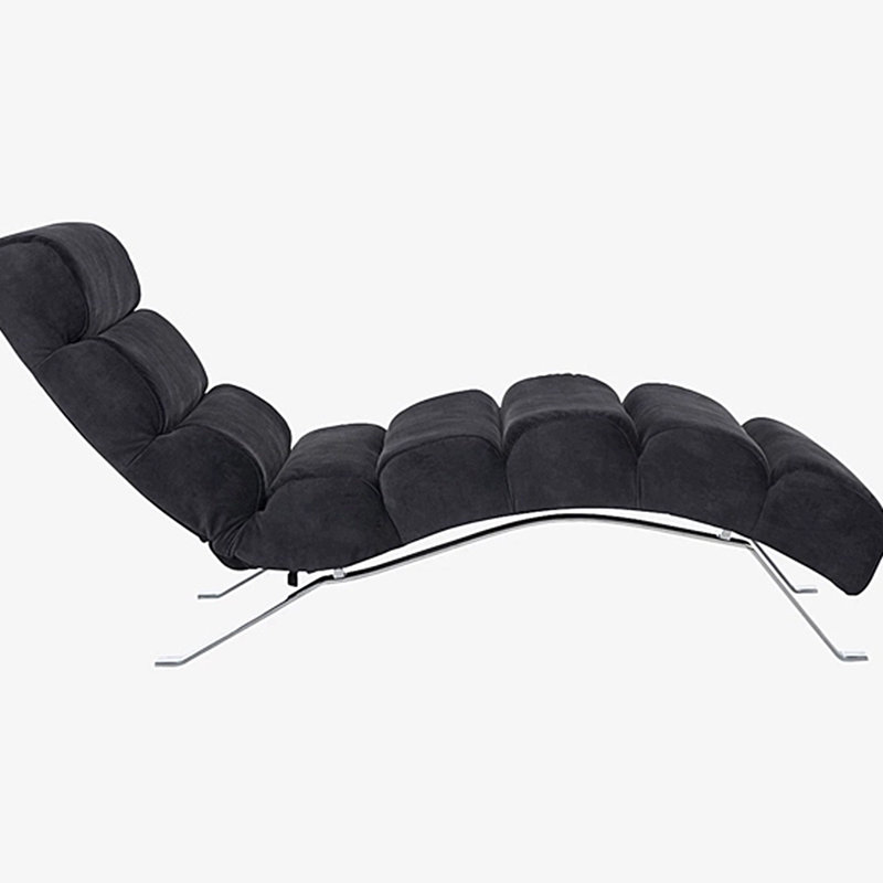 Chaise en bois de frêne importé