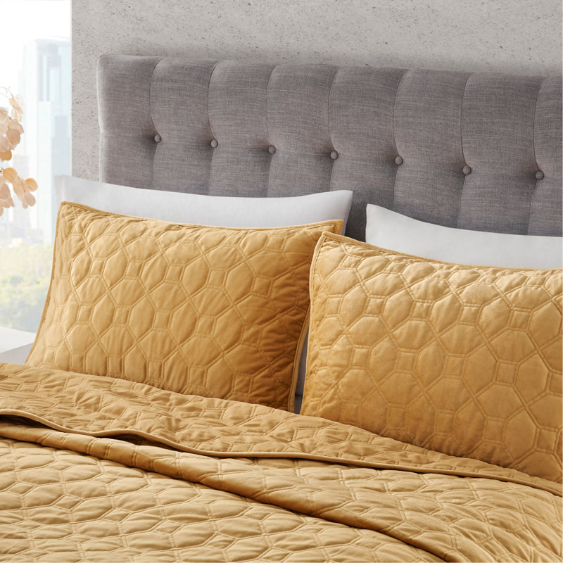 Ensemble de courtepointe en velours 3 pièces moutarde double / grand, Courtepointe double / grand + 2 taies décoratives