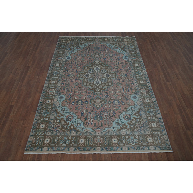 Tapis traditionnel rose en laine à motif géométrique 7 x 10