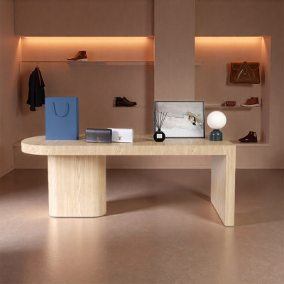 Table de présentation moderne au fini bois