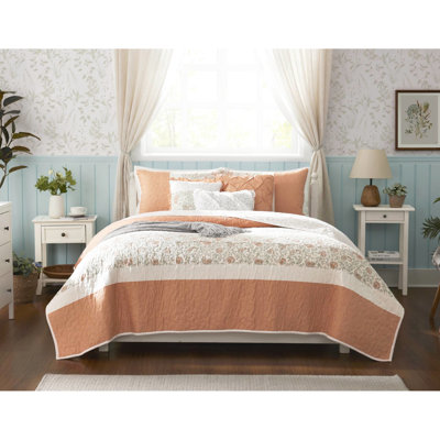 Coral Full Quilt With 6 Pieces, Cotton , And Dotted Print For Bedroom Paisley Decor