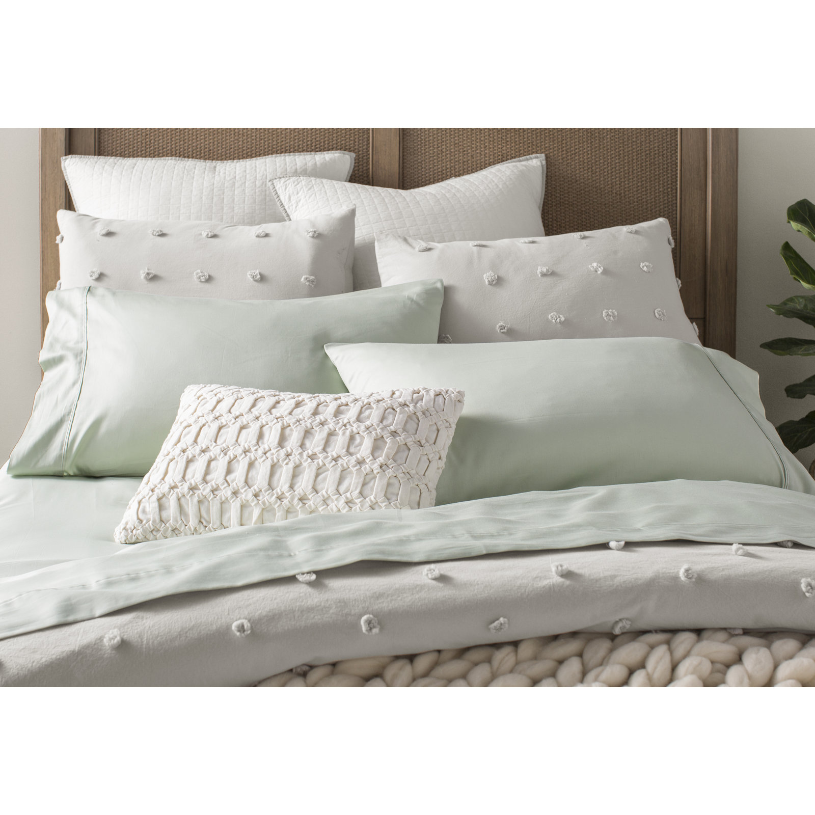 Modern Living 300 Thread Count 100% Cotton Sateen Sheet Set, King Flat Sheet + 1 Fitted Sheet + 2 Pillowcases, Light Sage