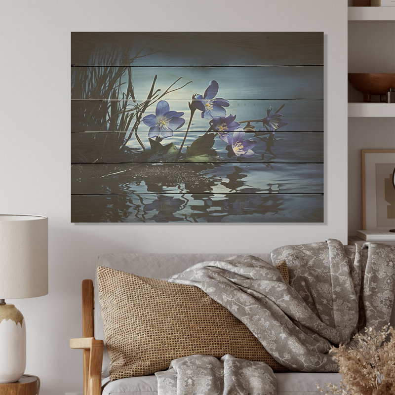 «Violets Charm In Winter - Violets», art mural sur bois de pin naturel, H 30 po x l 40 po