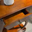 Tablette de comptoir d'entrée en bois massif, armoire de maison semi-ronde-814734819