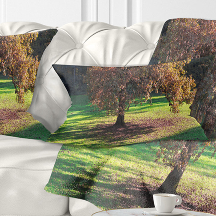 Coussin Lonely Beautiful Autumn Tree, Rectangulaire, 12 po x 20 po