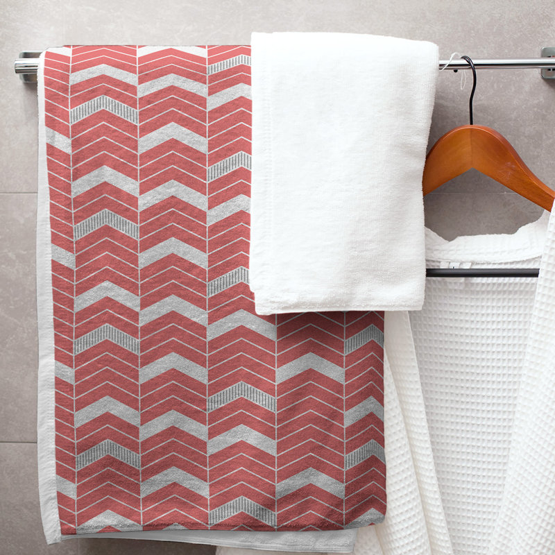 Serviette de bain à chevrons alignés Stephenie, Corail clair