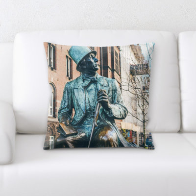 Coussin statue
