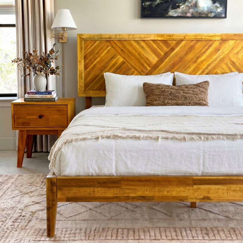 Sierra Solid Wood Bed Frame with Adjustable Headboard / Handcrafted Platform Bed, Très grand, Caramel / ancien américain