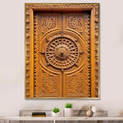 Vieille porte en bois sculpté neuvième