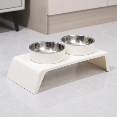 Bols surélevés pour animaux en acier inoxydable avec support anti-basculement, protège-cou pour chats et petits chiens, support en plastique blanc de 15 x 7,1 x 4,7 pouces