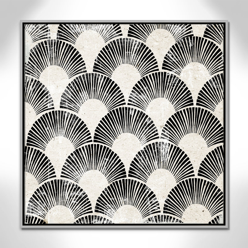 «White Art Deco III» par Aimee Wilson, L 31,5 po x H 31,5 po, Framed Canvas, Flottant argent