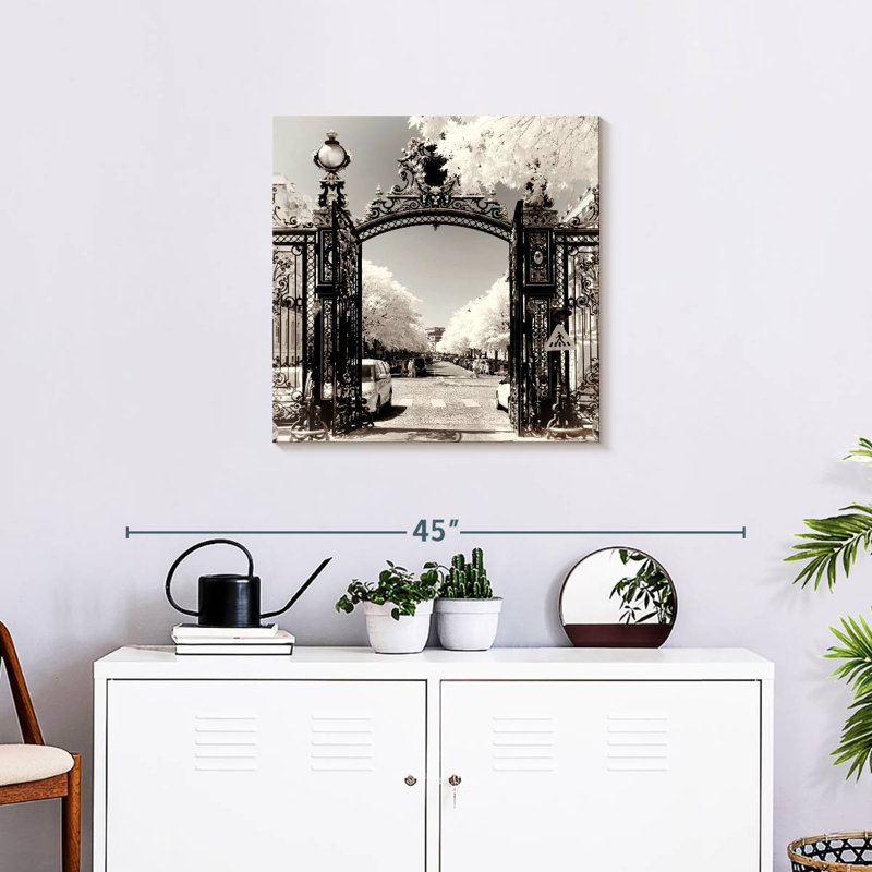 Lilie Paris Winter White Entrance