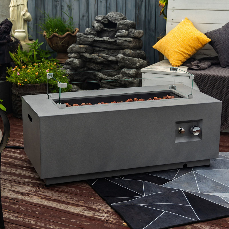 Table de foyer d'extérieur en acier de 42 pouces avec chauffage au propane - flamme efficace, intensité réglable, élevée, peu encombrante, facile à nettoyer et à entretenir, pare-vent en verre et mesures, utilisation,
