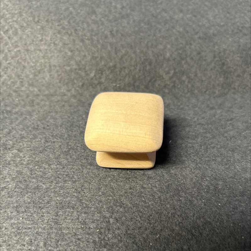 (Paquet de 5) Poignée carrée en bois de bouleau de 1 1/4 po