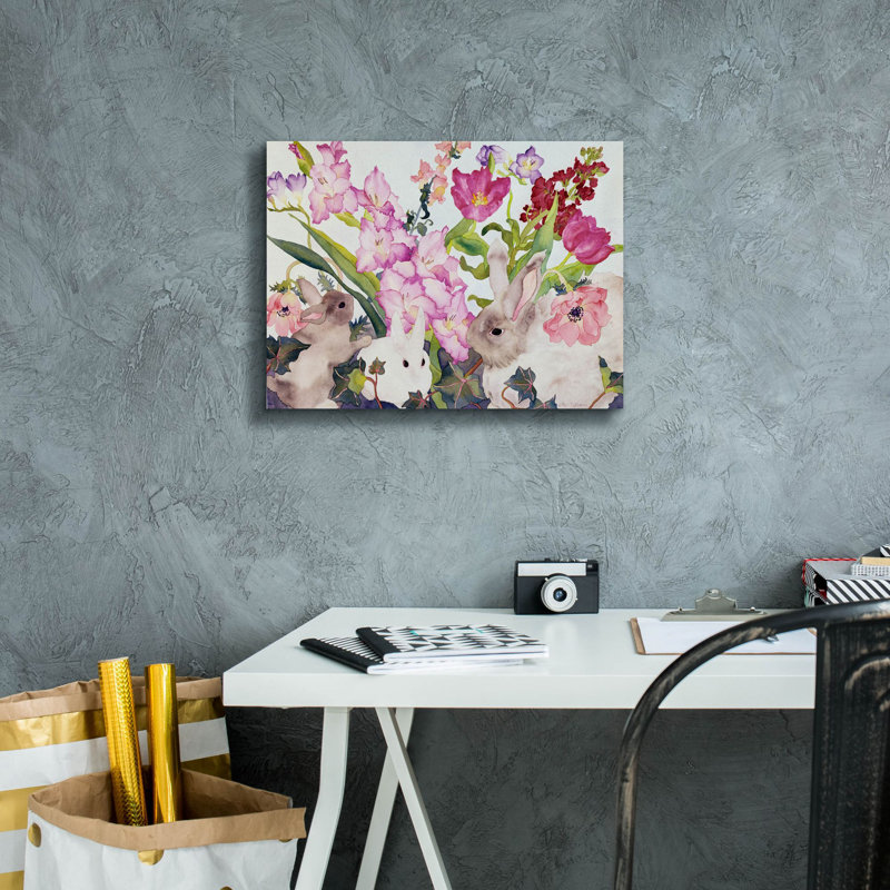 «Three Bunnies On Canvas» par Carissa Luminess, H 12 po x l 16 po x P 0,75 po