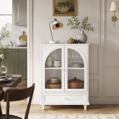 Buffet de ferme arqué avec porte en verre, armoire de rangement blanche avec plateau à niveaux et 1 tiroir, armoire-buffet pour le salon-bar