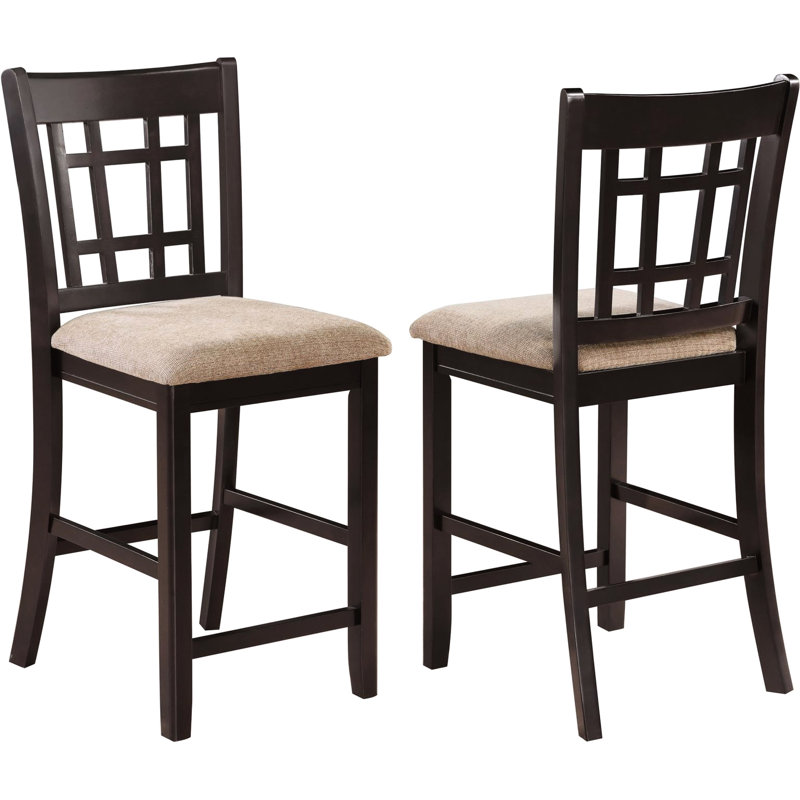 2 tabourets de comptoir de salle à manger en brun clair et à dossier évasé à hauteur de 2 sièges rembourrés, gracieux pour la configuration de la pièce