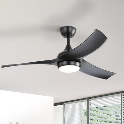 Ventilateur de plafond moderne à 3 pales de 52 po avec lumière et télécommande Whisper, adapté pour un abri intérieur / extérieur, disponible en 3 couleurs