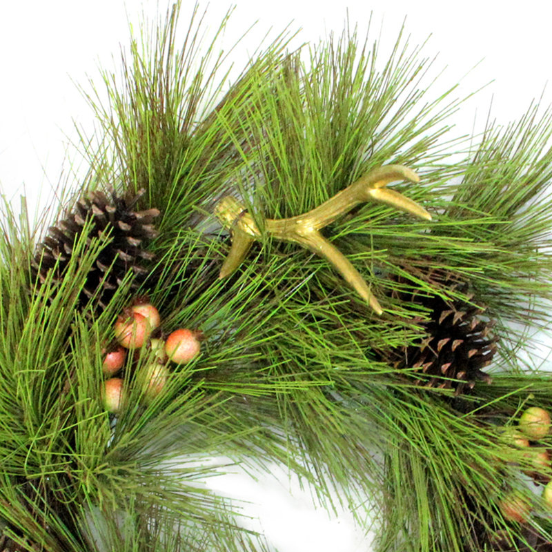 Couronne de pin à aiguilles florales avec pommes de pin et cônes - 30 po
