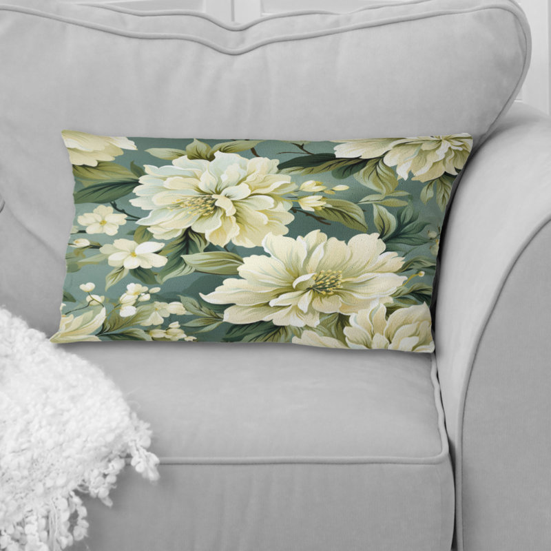 Pivoine beige et verte damassée Serenity II - coussin à imprimé floral