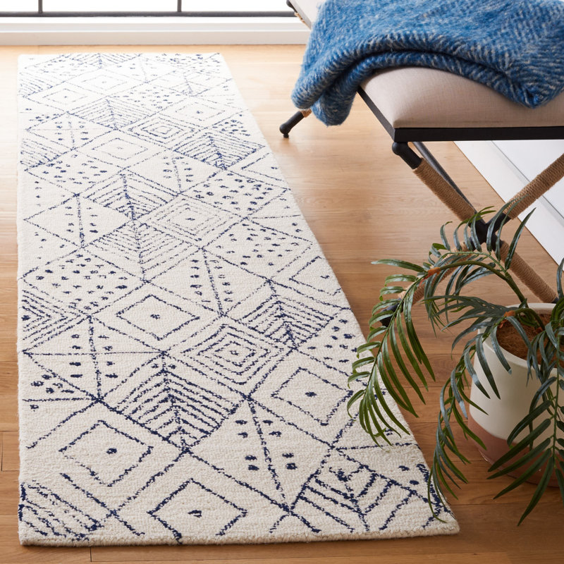 Anaistacia Hand Tufted Wool/Cotton Geometric Rug in Ivory/Blue, Runner 2'3" x 9'