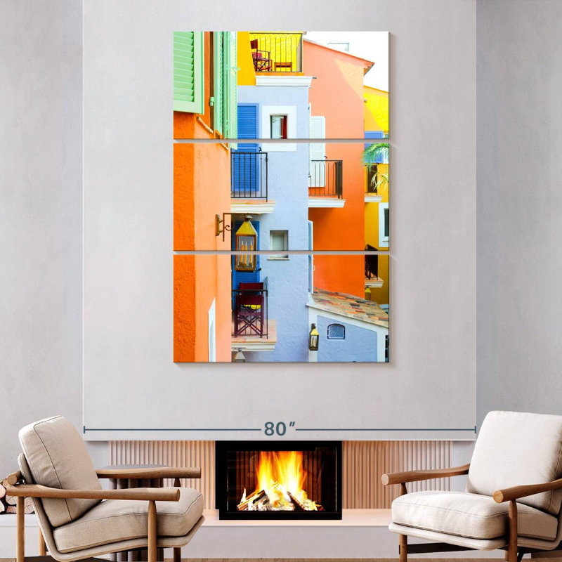 Lilie Saint Tropez, maisons colorées, H 74 po x l 48 po