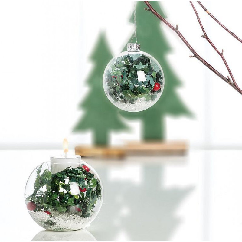Ornement boule de houx et de neige