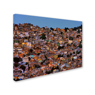 «Nightfall in the Favela Da Rocinha», reproduction de photo sur toile tendue