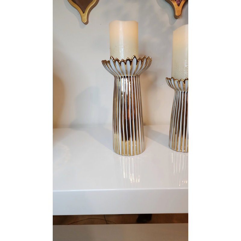 Bougeoirs en céramique blanche et dorée, H 7,87 po x l 3,94 po x P 4 po