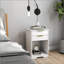 Table de chevet blanche moderne avec 2 tiroirs et espace ouvert, poignées dorées, facile à assembler pour la chambre à coucher et le salon