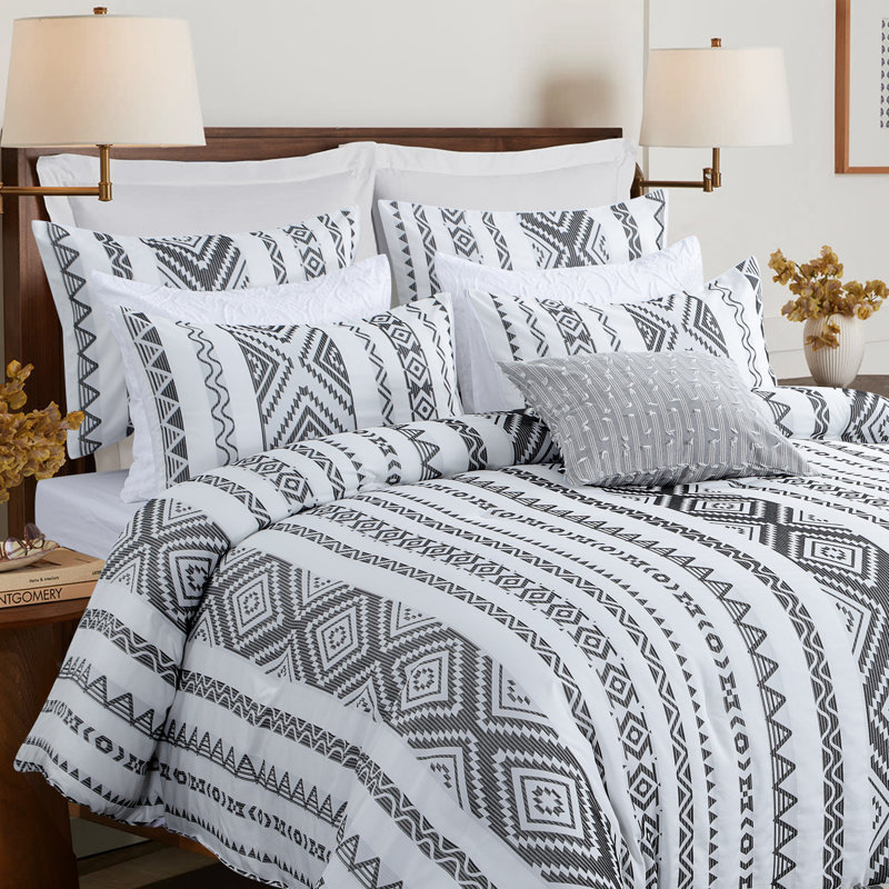 Suniya Boho Microfiber Comforter Set, Queen Comforter + 2 Standard Pillow Shams, Geometric White/Black